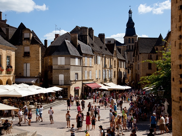 sarlat-vacance-camping-marktplein_600x450