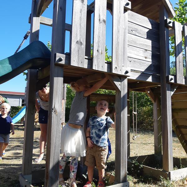 Jeux de camping et activités pour s'amuser en famille !